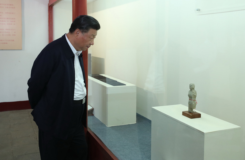 2021年5月12日，習(xí)近平總書記在南陽市考察東漢醫(yī)學(xué)家張仲景的墓祠紀(jì)念地醫(yī)圣祠。 