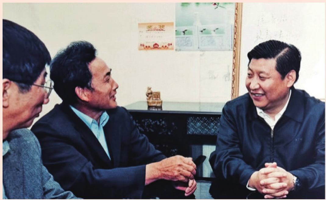 2003年4月24日，時任浙江省委書記習近平在浙江下姜村調(diào)研。